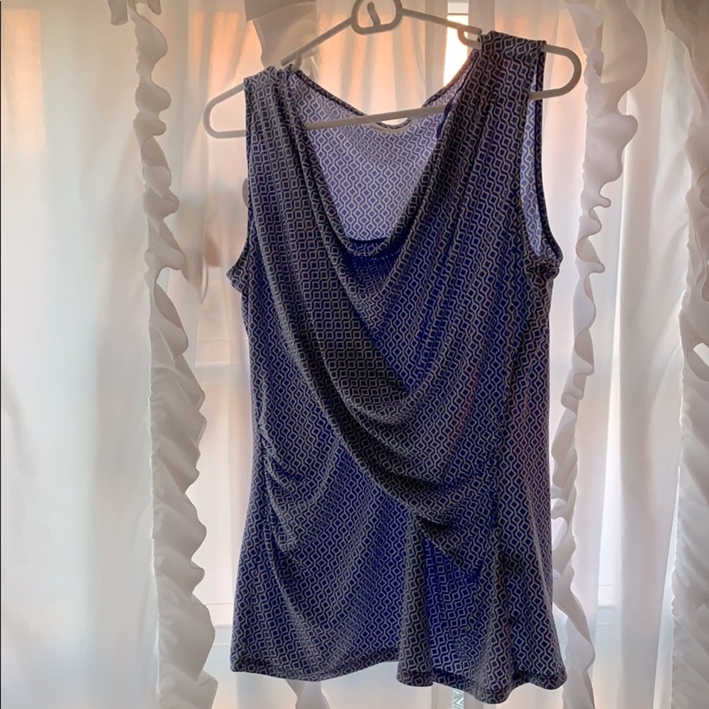 NY&Co sleeveless shirt